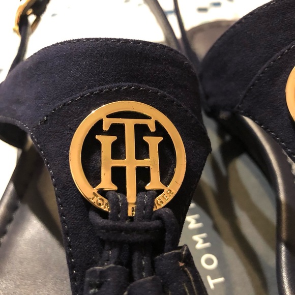Authentic New Tommy Hilfiger Thong Sandals W/Tassels. Size 7 - Picture 4 of 12